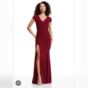 DRESS THE POPULATION Karla V-Neck Trumpet Gown XXL